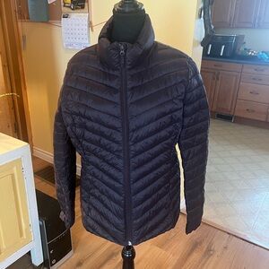 Old Navy women’s brown light puffer jacket. Size large.